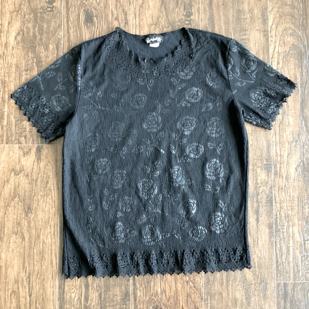 Rendezvous Rose Pattern Top